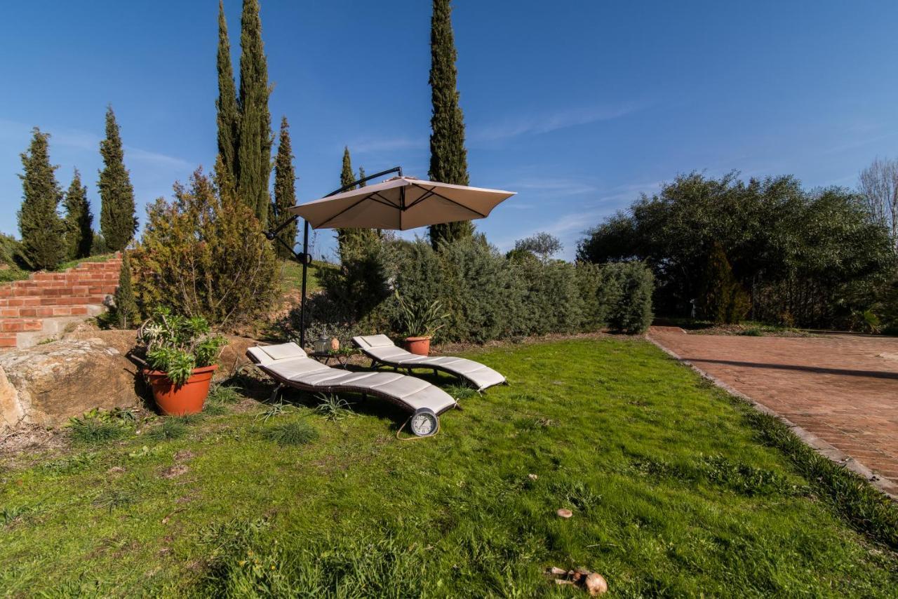 El Pueblo De Leo Hotel Badajoz Bagian luar foto