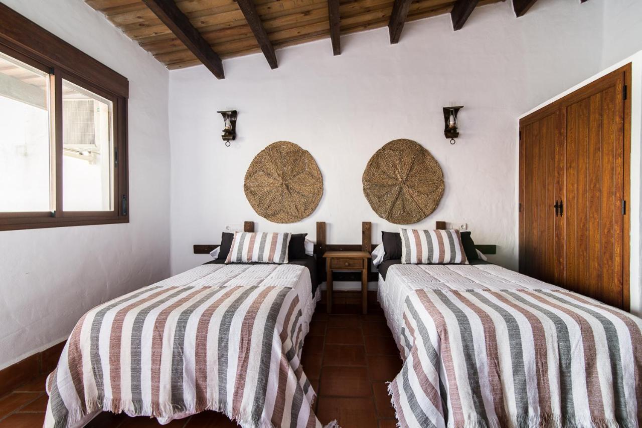 El Pueblo De Leo Hotel Badajoz Bagian luar foto